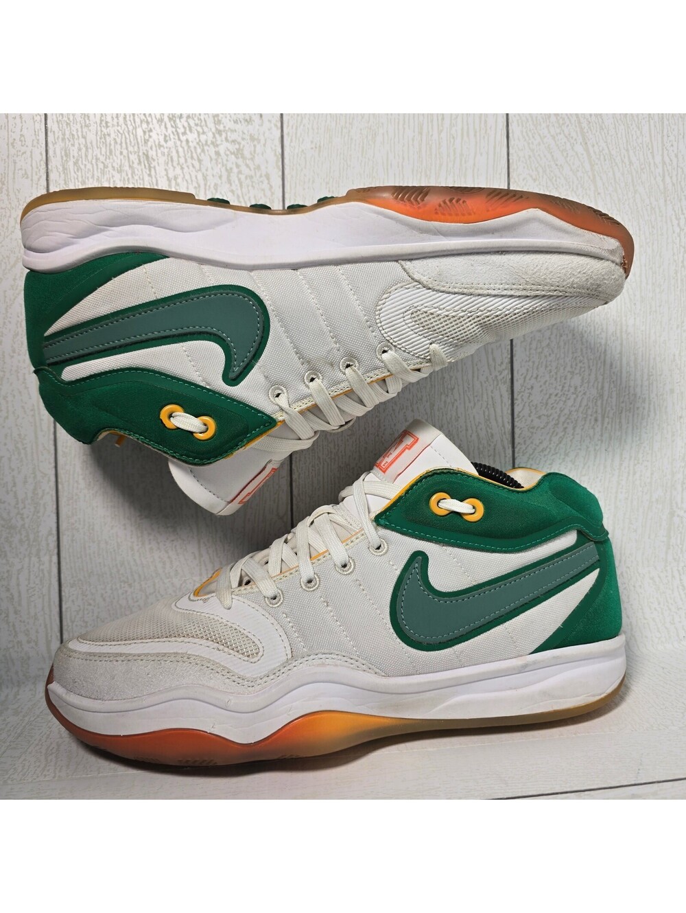 Nike G.T. Hustle 2 Nike University Men’s 8.5 White Green DJ9405-103 Basketball
